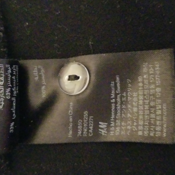 Elegant Little Black Dress - Picture 15 of 15